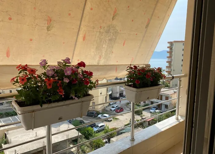 Sea View Apartment *